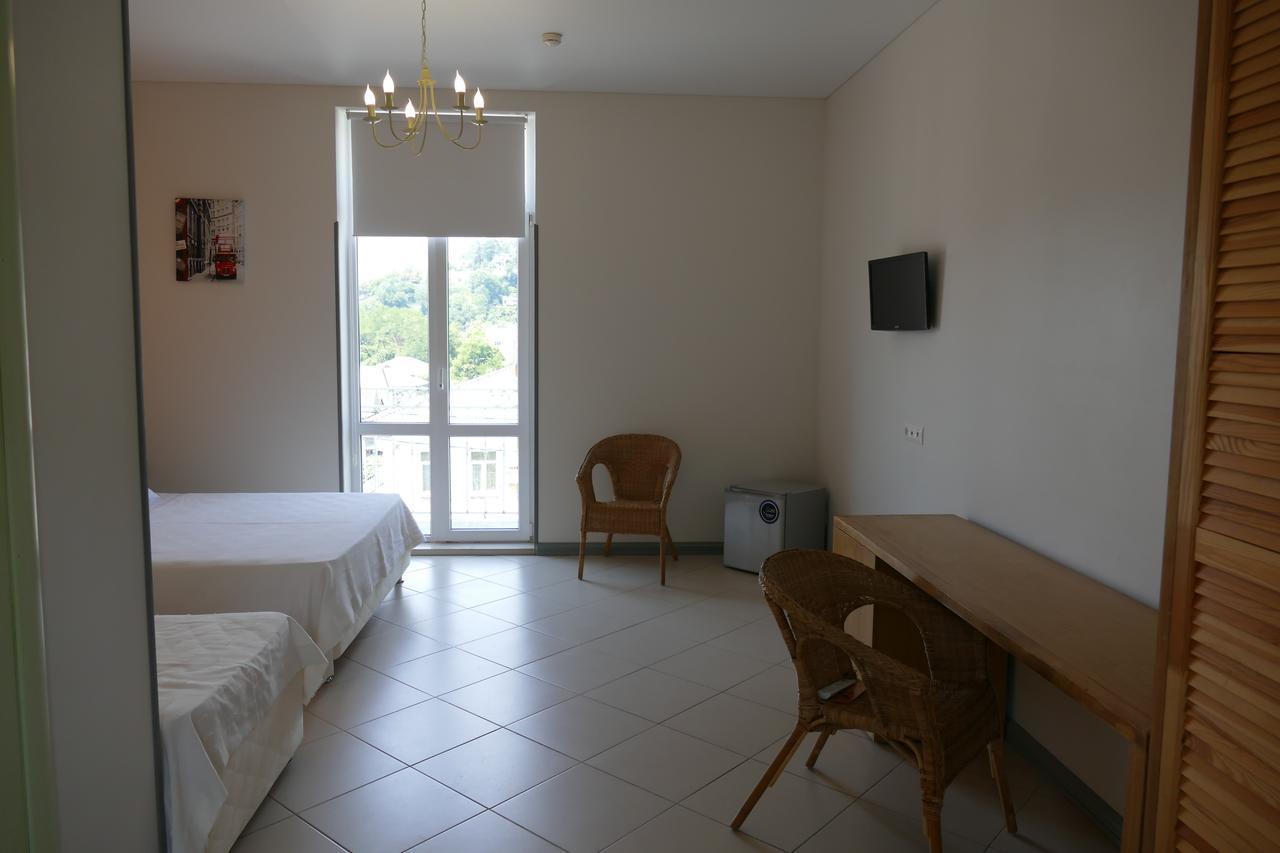 Hôtel Heliopark Gora Bagrata à Soukhoumi Extérieur photo